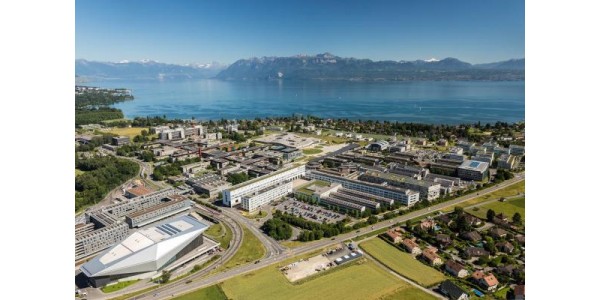 动态 | 奥趋光电应邀访问瑞士洛桑联邦理工学院